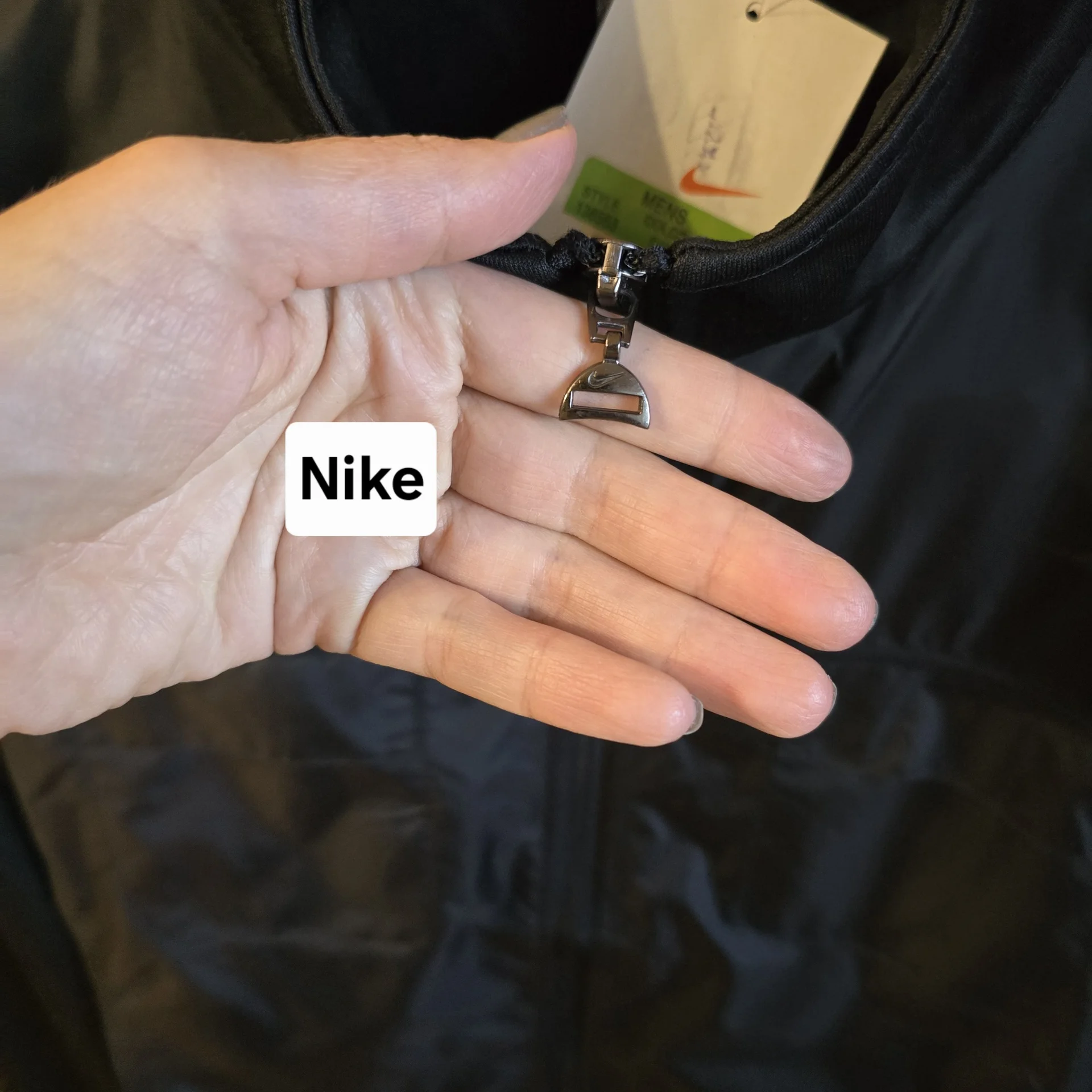 Женская лёгкая куртка/ветровка Nike - миниатюра 4
