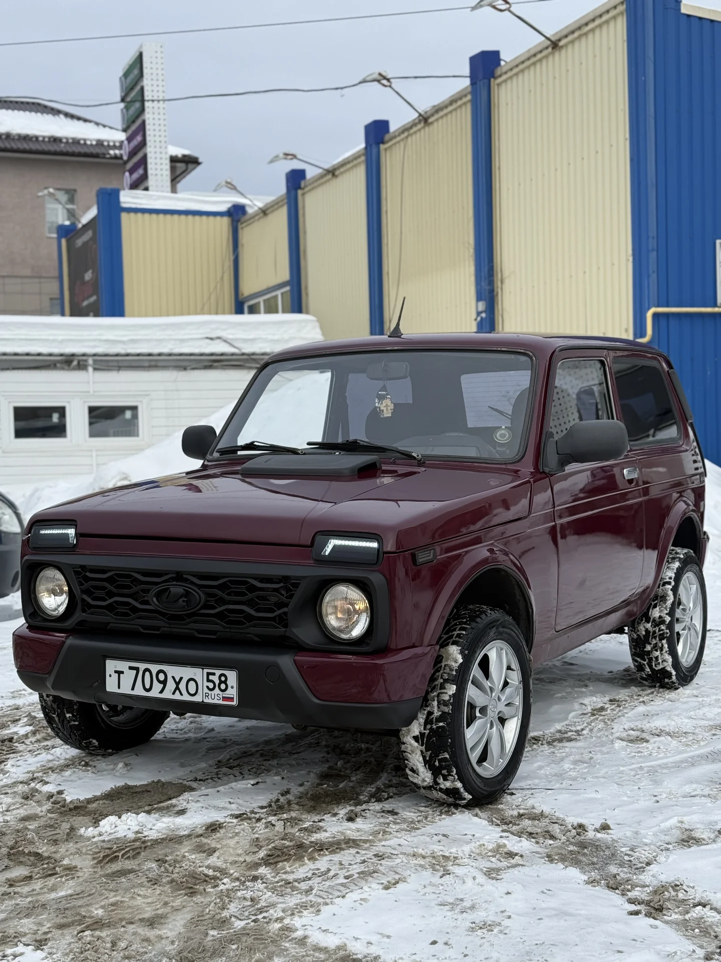 Лада 4*4 2121 Нива - изображение 1