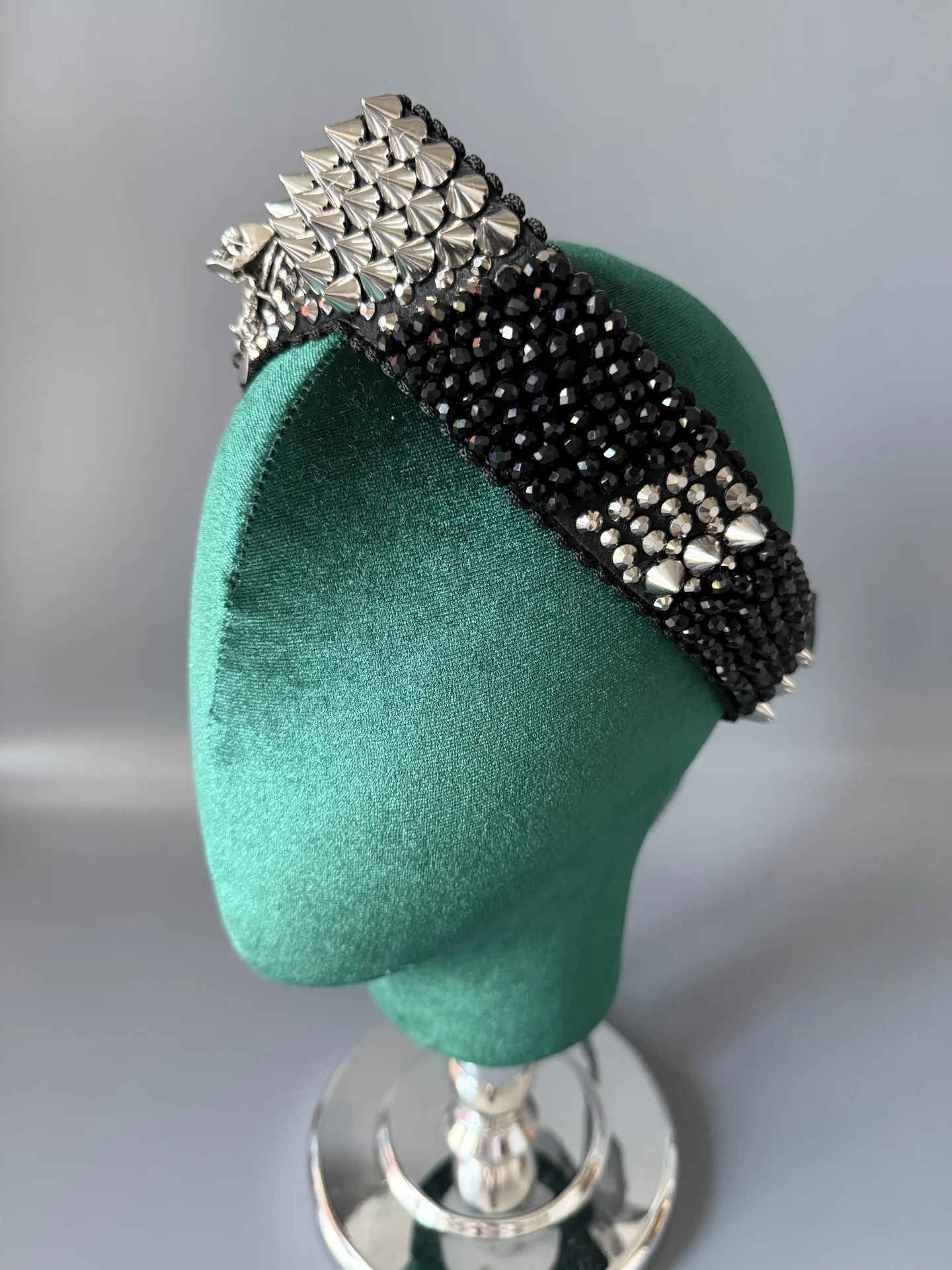 Современный кокошник с шипами - миниатюра 7