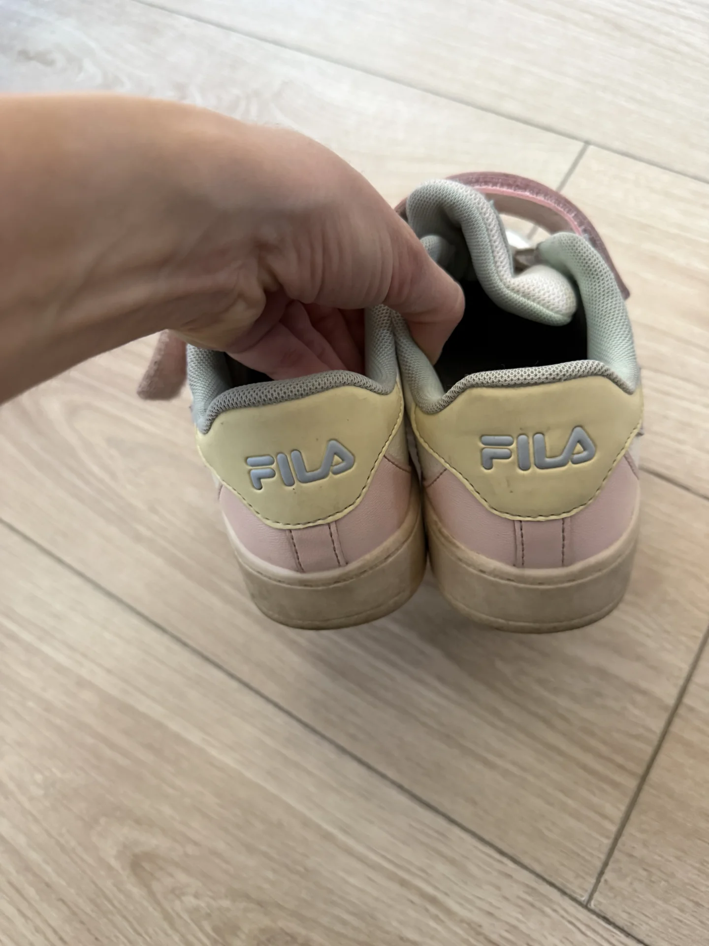 Кроссовки Fila для девочки р37 (23,5 см) - миниатюра 3
