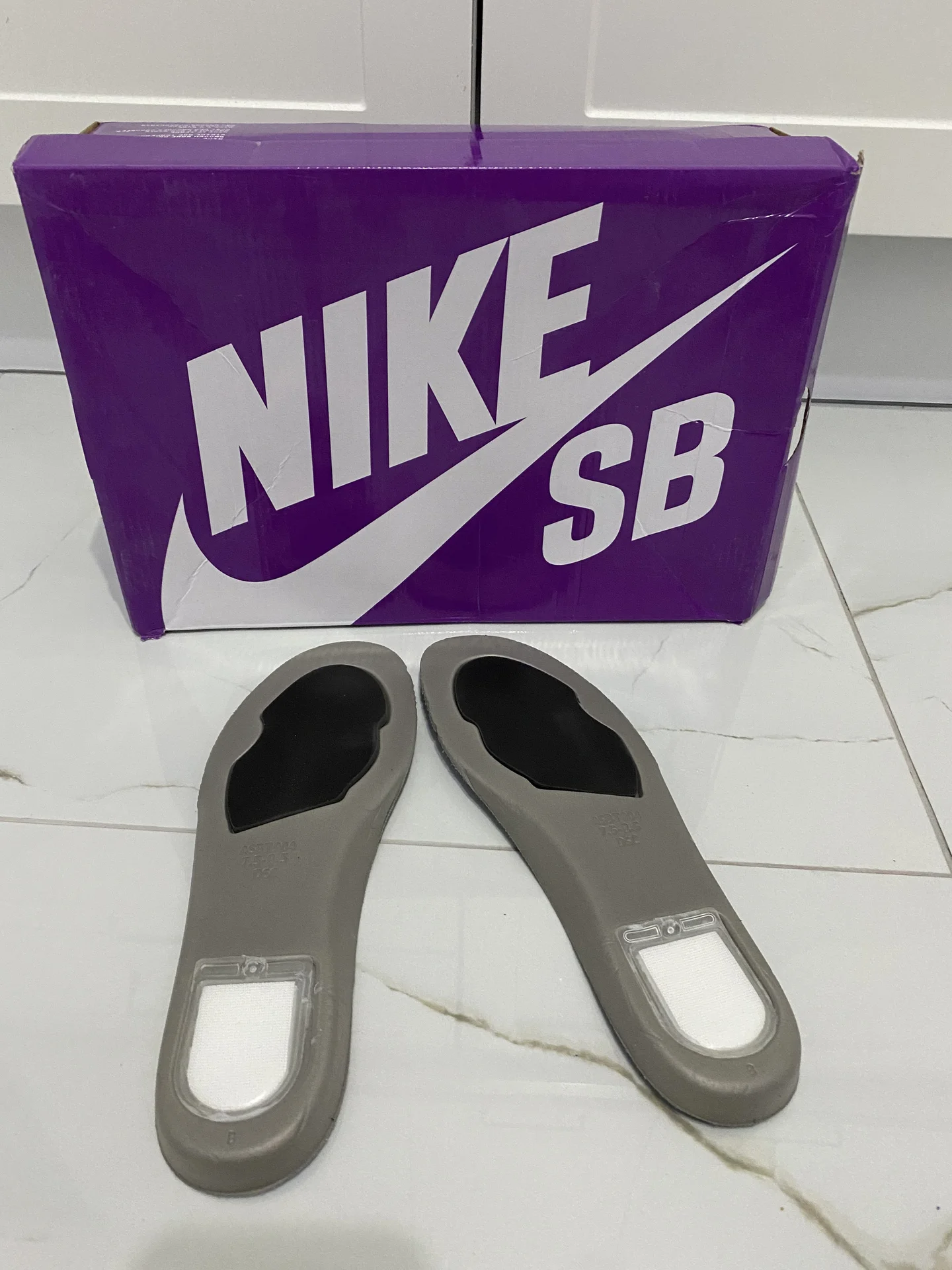 Nike SB Dunk low Why So Sad - миниатюра 12