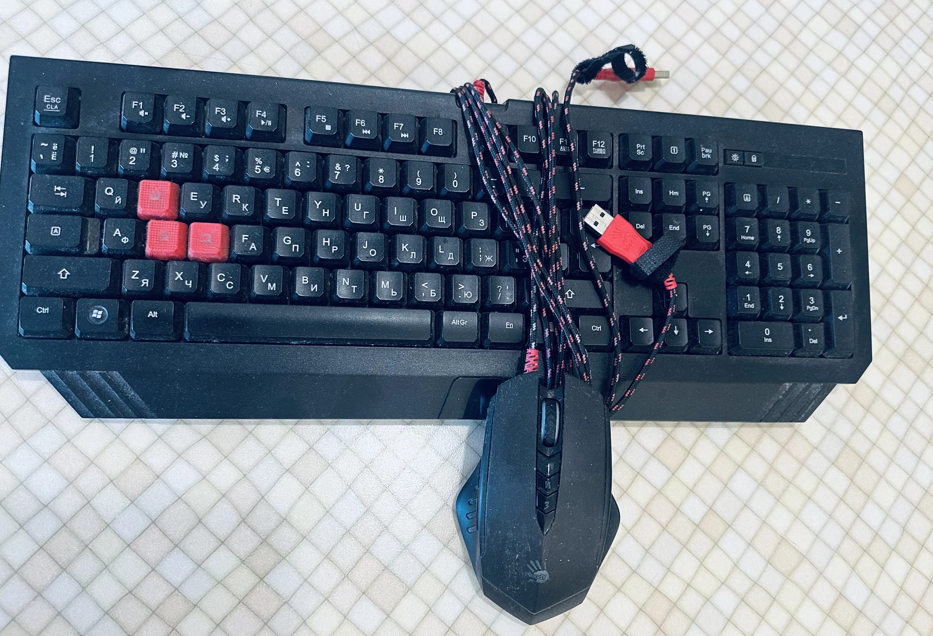 Игровая клавиатура и мышь A4Tech - изображение 1
