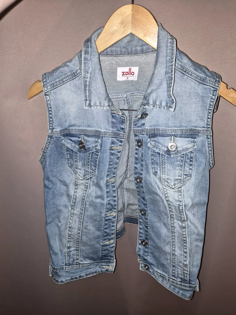 Джинсовая жилетка, 44р (S/M), лето - изображение 1