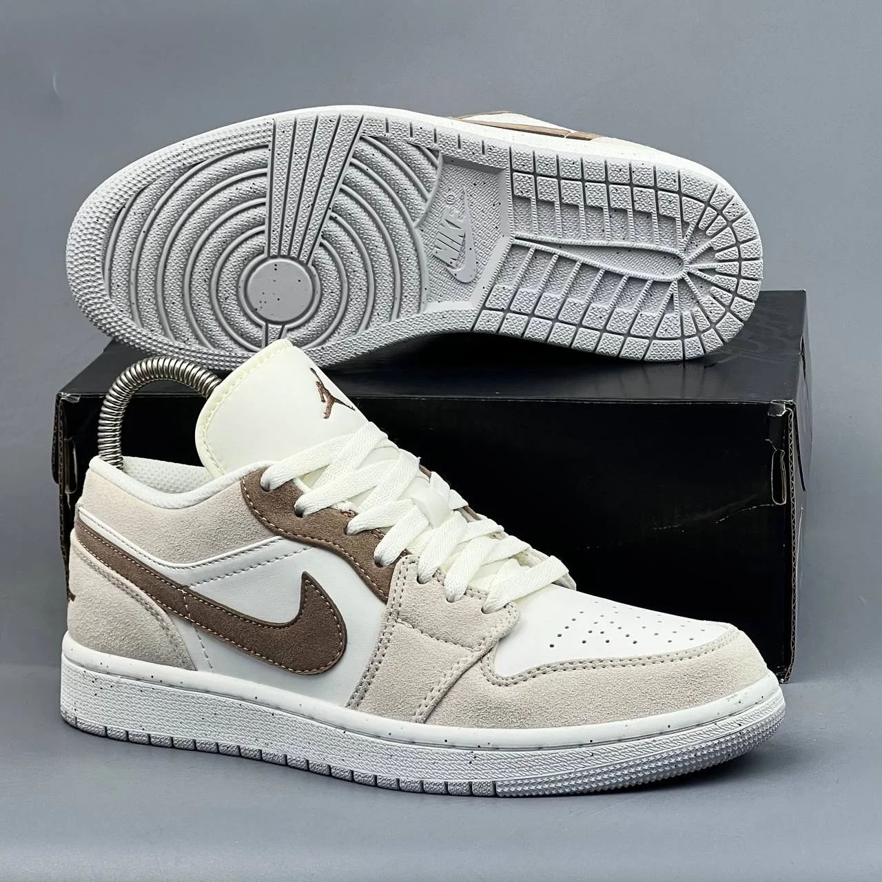 Nike Jordan 1 (Женские) - миниатюра 4