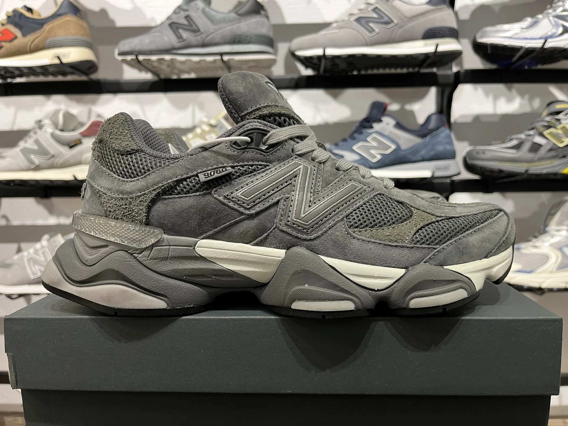 Кроссовки New Balance 9060 новые - изображение 1
