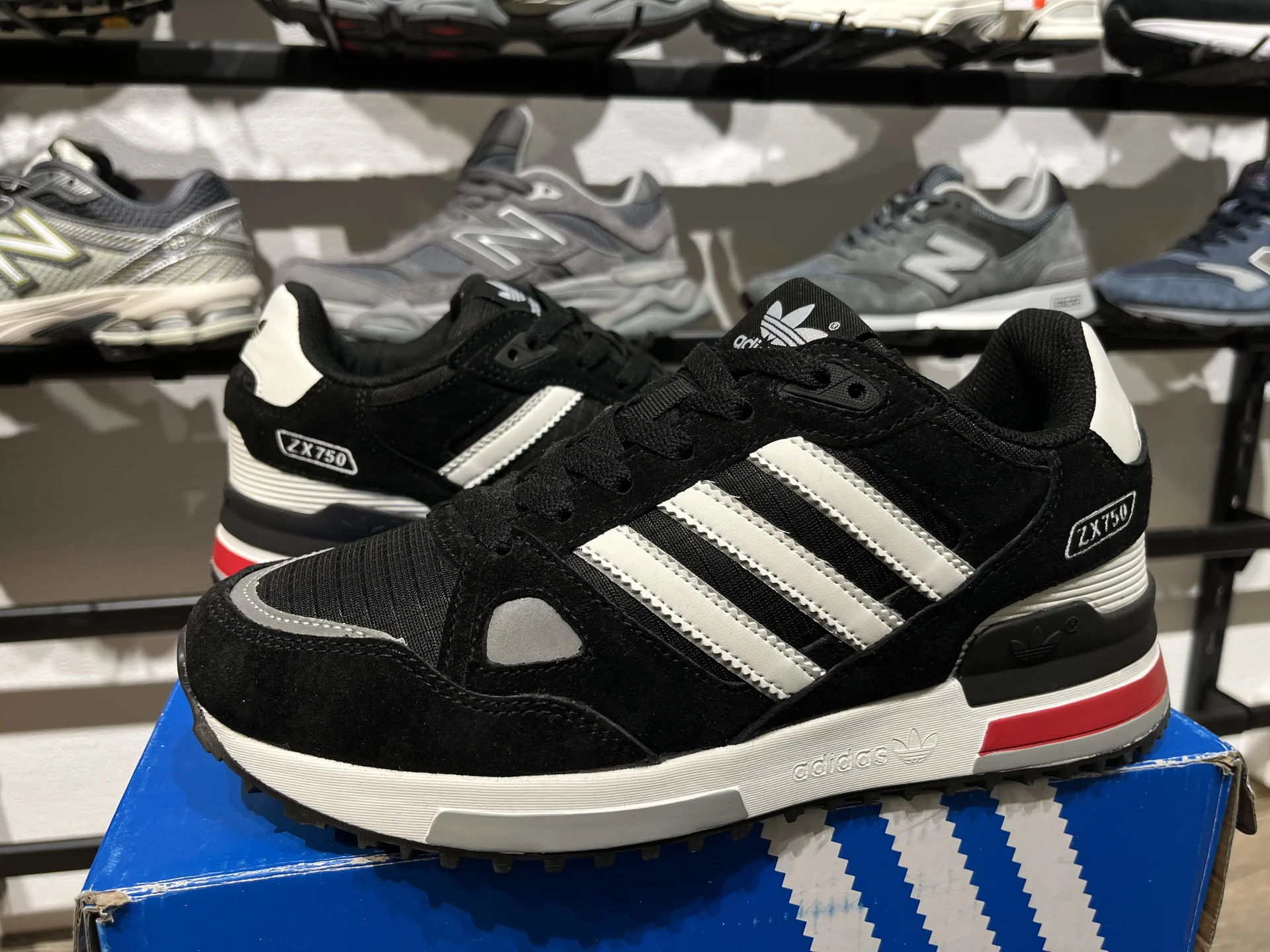 Кроссовки Adidas Zx 750 новые мужские - изображение 1