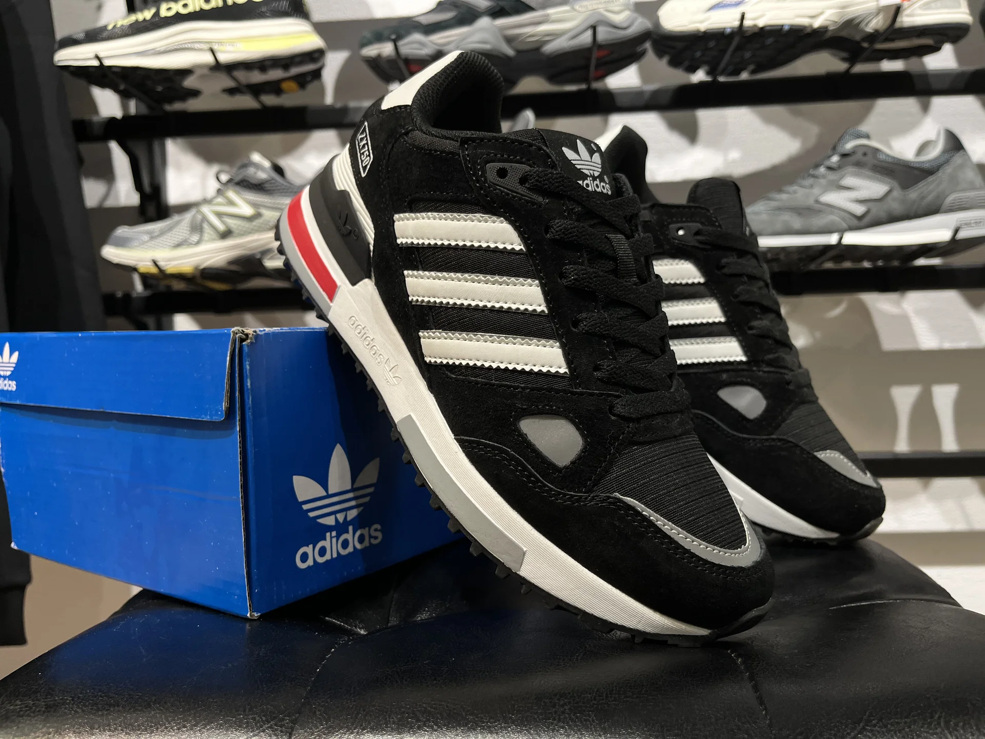 Кроссовки Adidas Zx 750 новые мужские - миниатюра 2