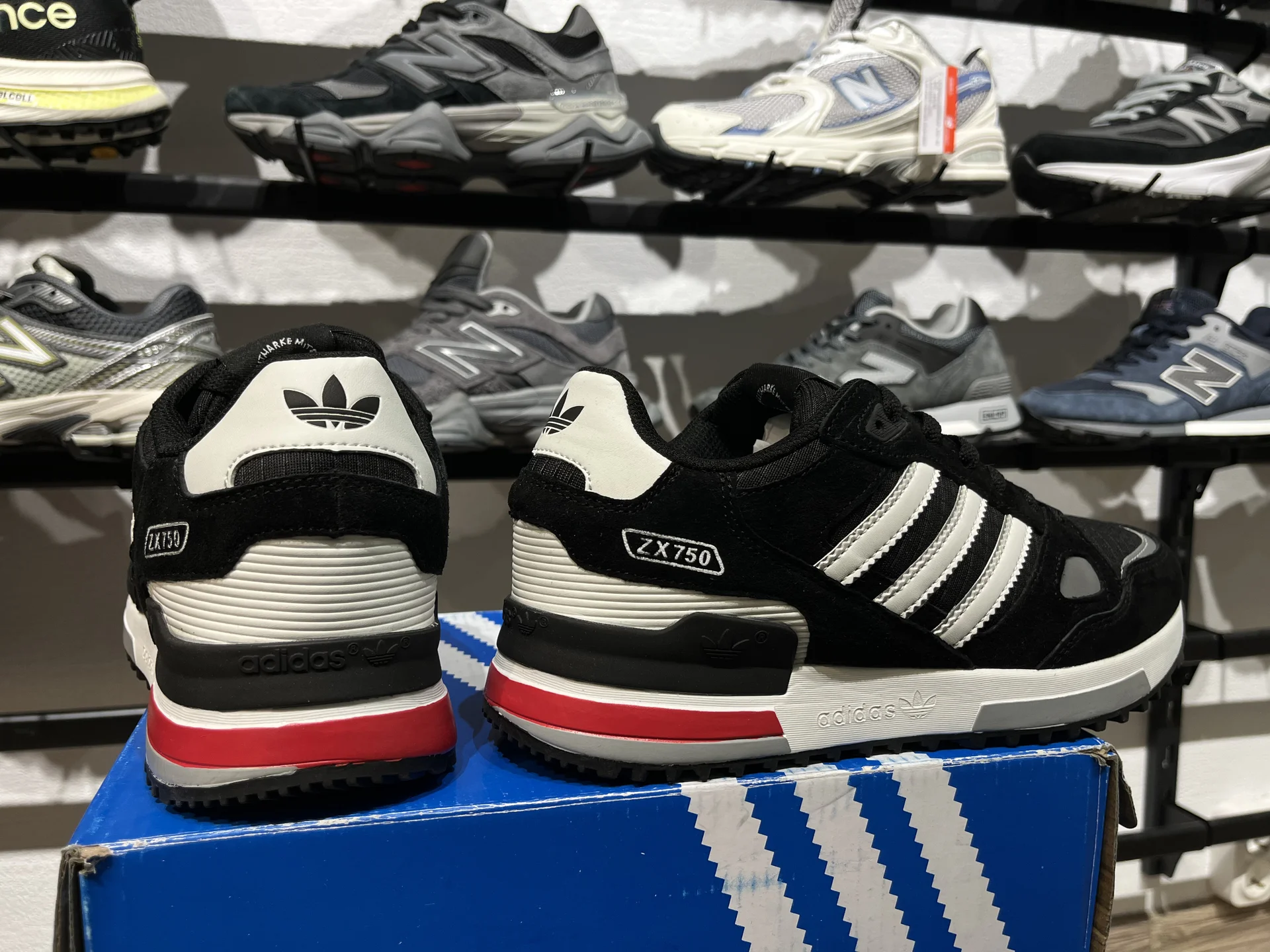 Кроссовки Adidas Zx 750 новые мужские - миниатюра 5