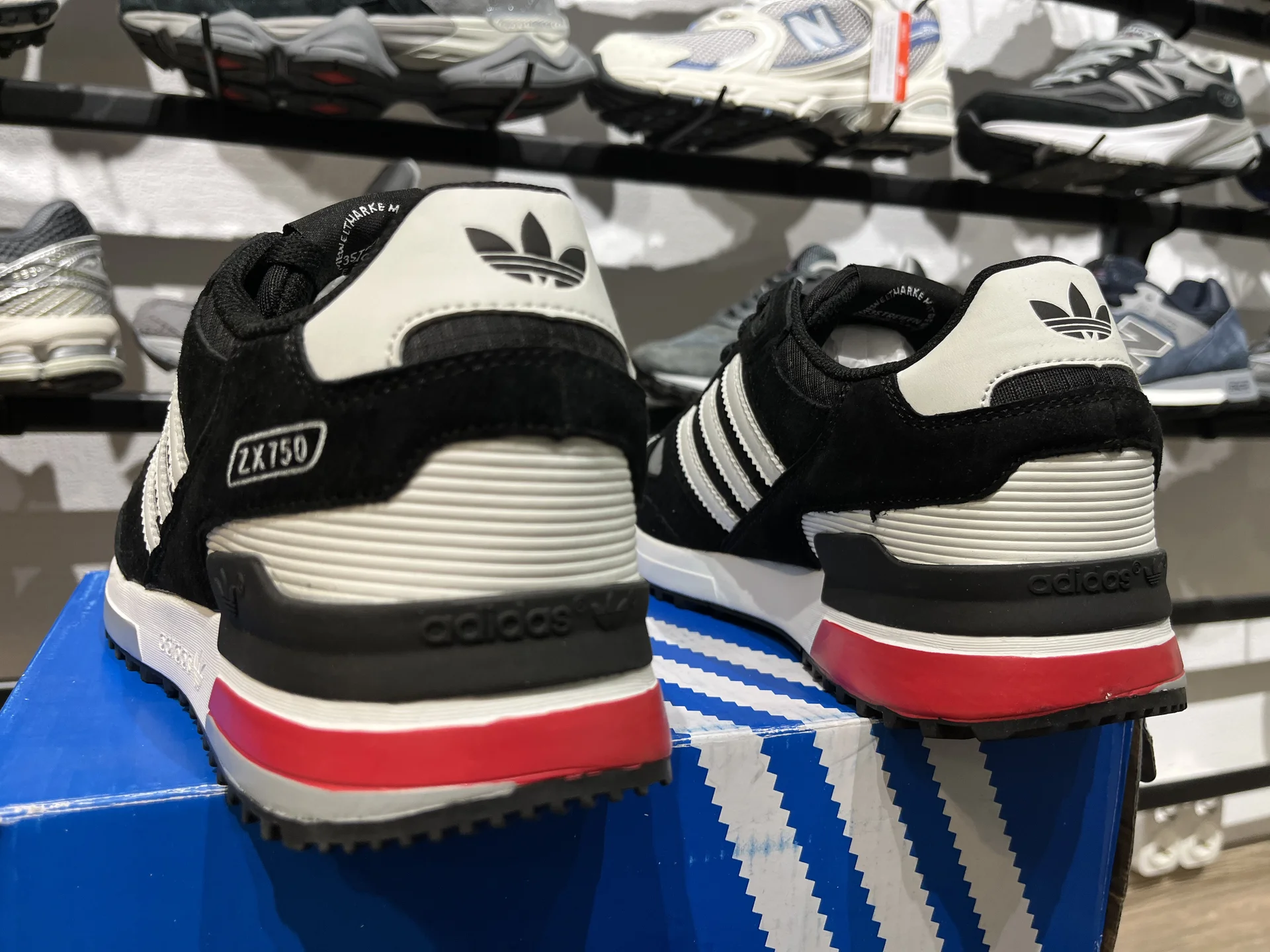 Кроссовки Adidas Zx 750 новые мужские - миниатюра 7