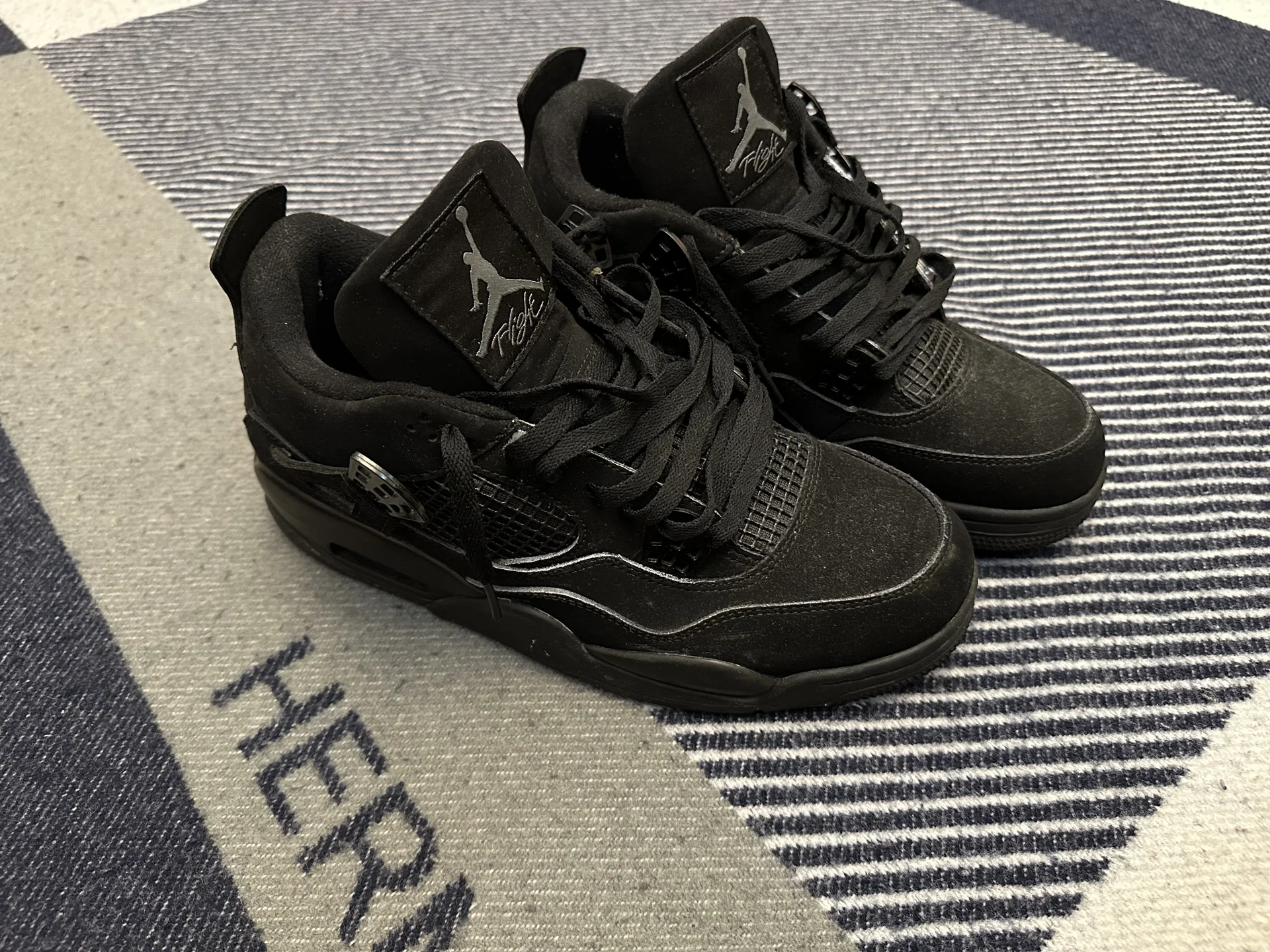 Кроссовки Jordan 4 Black Cat - изображение 1
