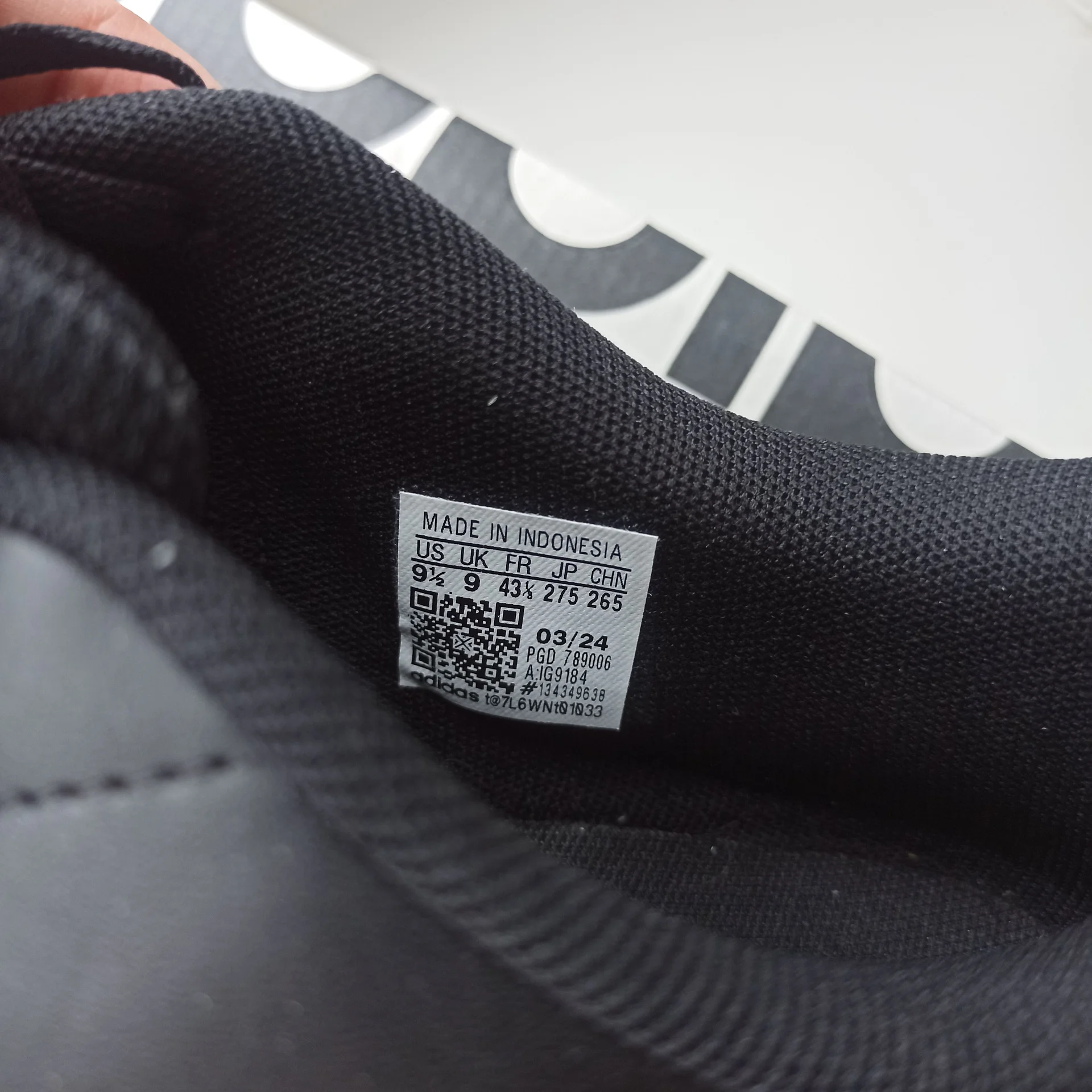 Кроссовки мужские Adidas р 42 - миниатюра 8