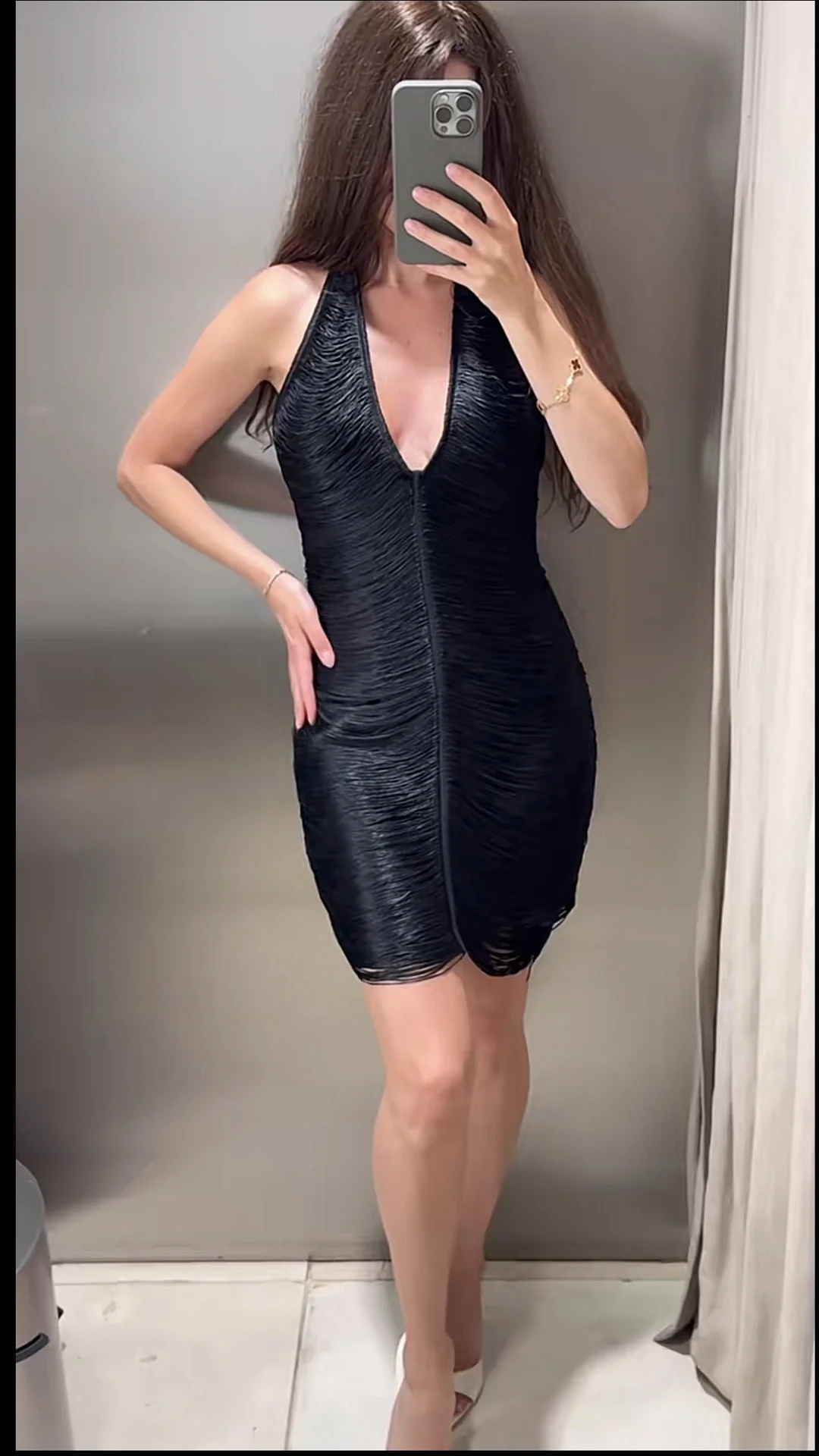 Платье Zara с бахромой,новое с биркой - миниатюра 2