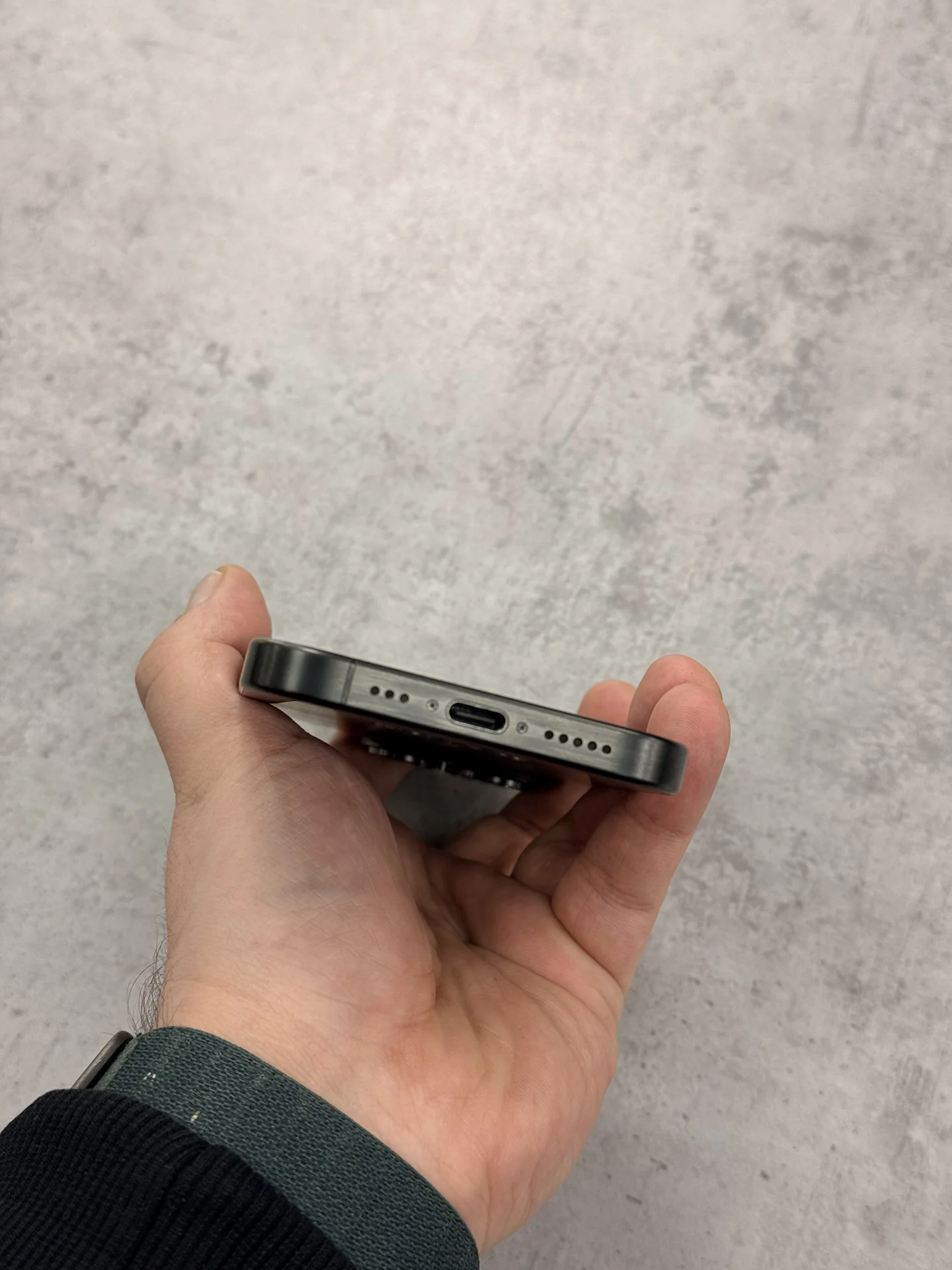 iPhone 15 Pro 128gb Black Titanium - миниатюра 5