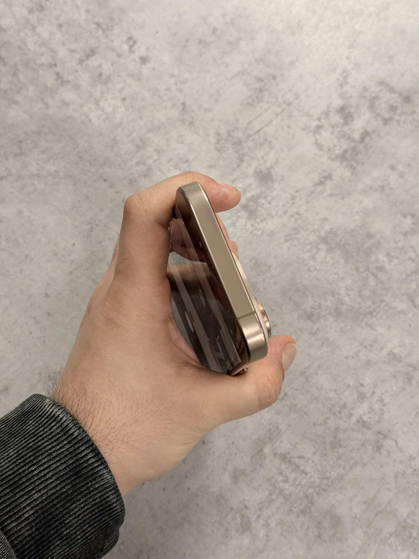 iPhone 16 Pro 256gb Desert Titanium - миниатюра 3