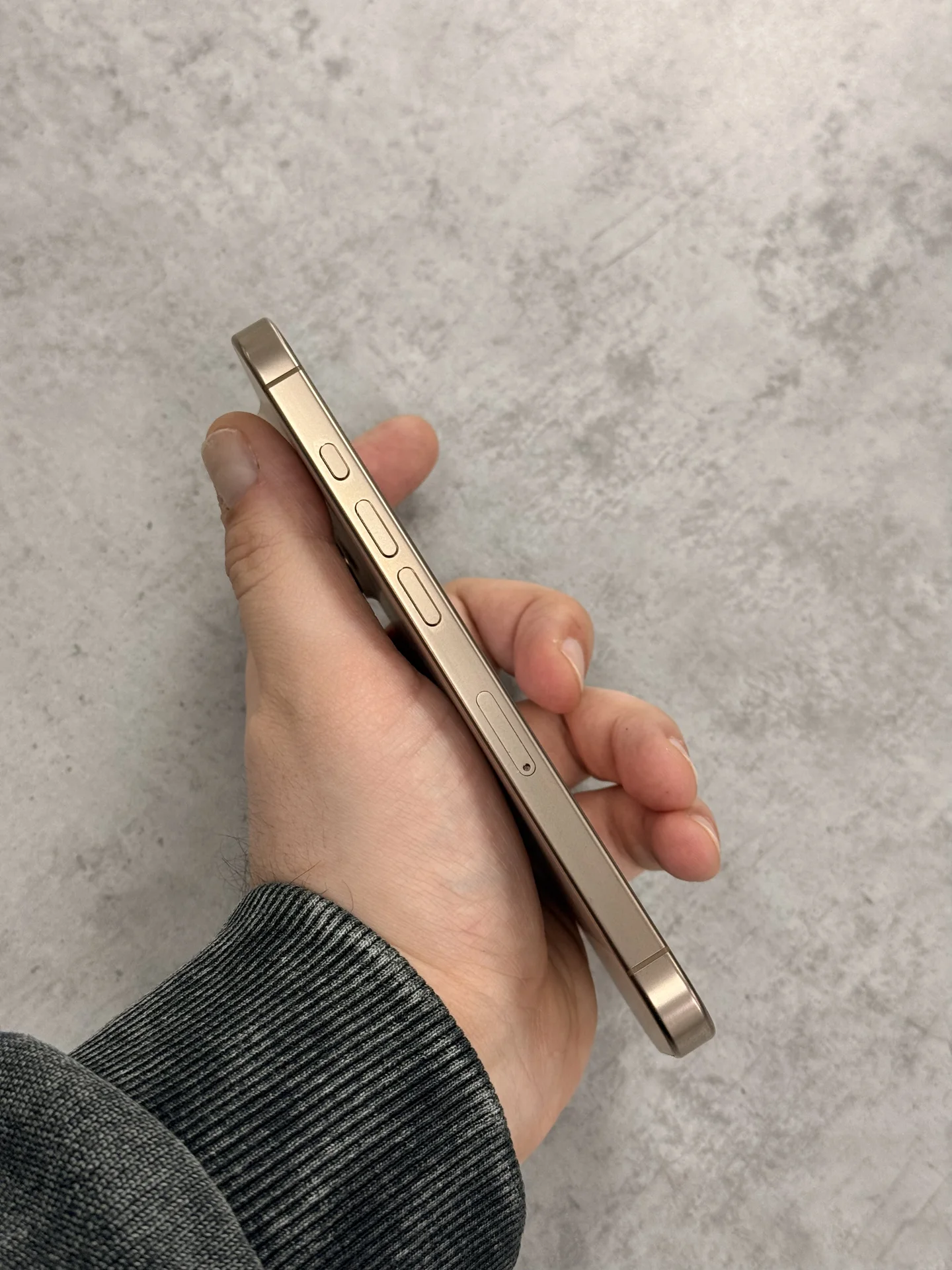 iPhone 16 Pro 256gb Desert Titanium - миниатюра 4