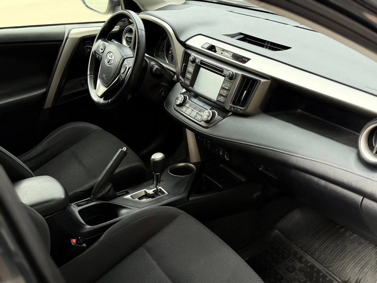 Toyota rav4 - миниатюра 9