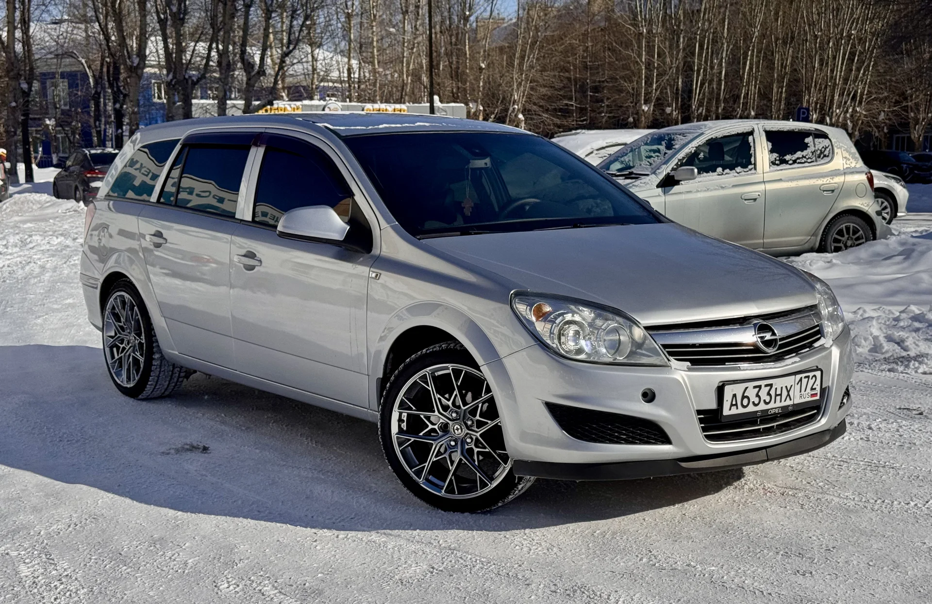 Opel Astra 1.6 MKПП 2011 - миниатюра 6