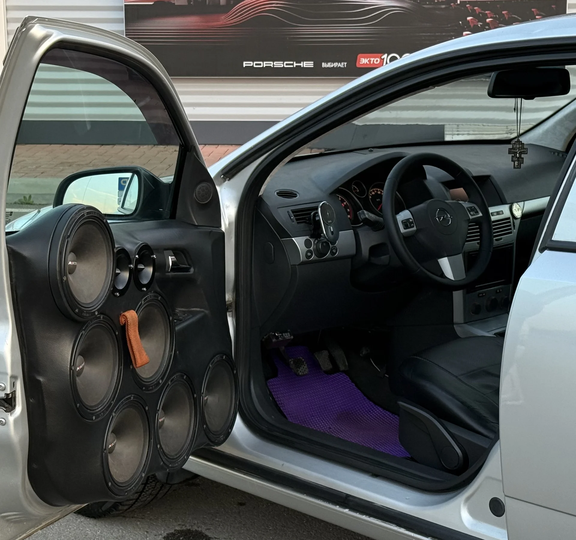 Opel Astra 1.6 MKПП 2011 - миниатюра 12