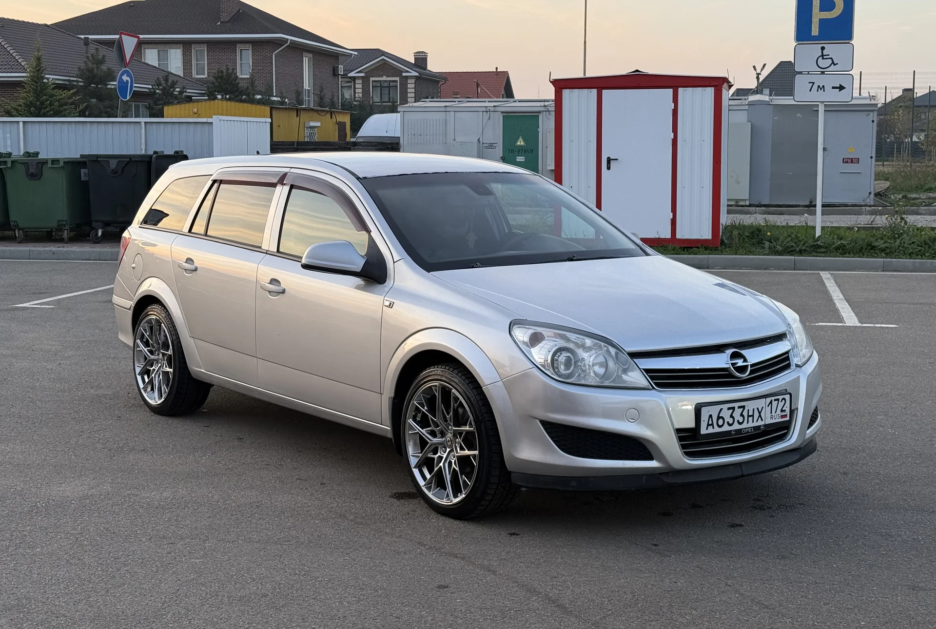 Opel Astra 1.6 MKПП 2011 - миниатюра 16