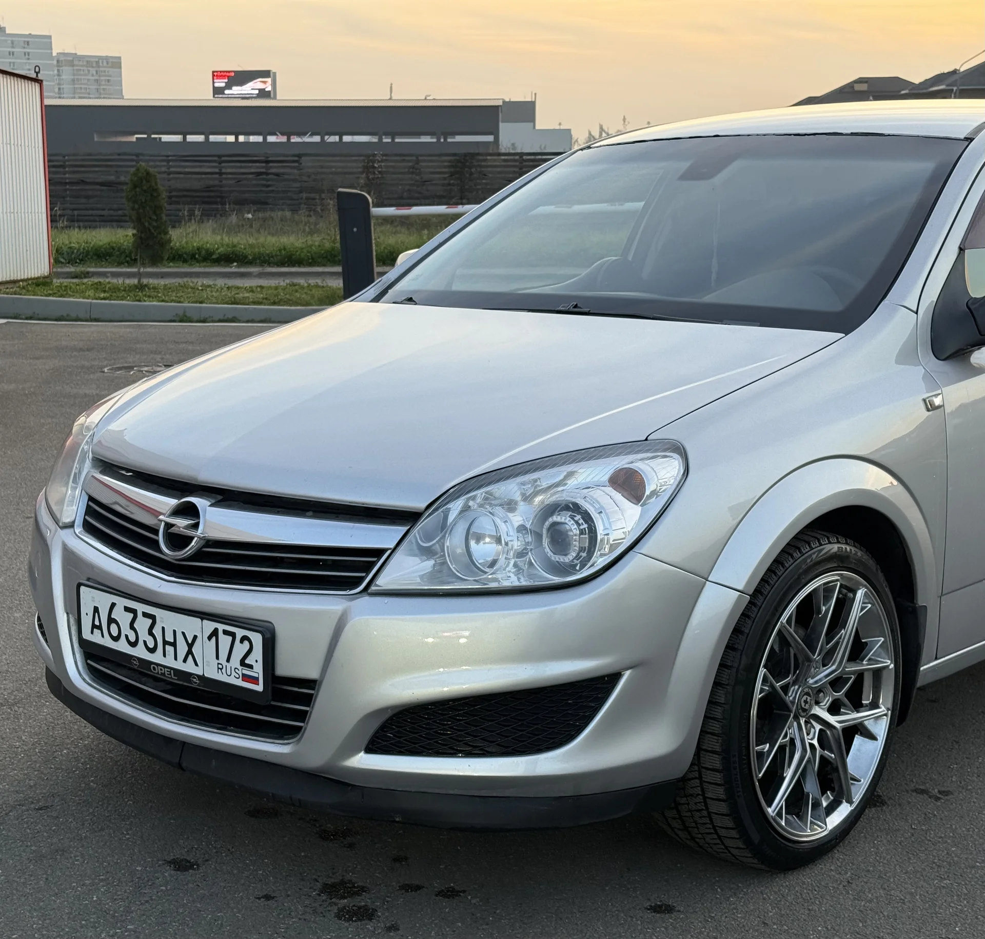 Opel Astra 1.6 MKПП 2011 - миниатюра 17