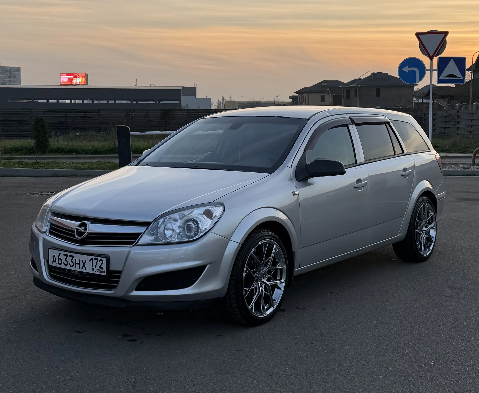 Opel Astra 1.6 MKПП 2011 - миниатюра 22