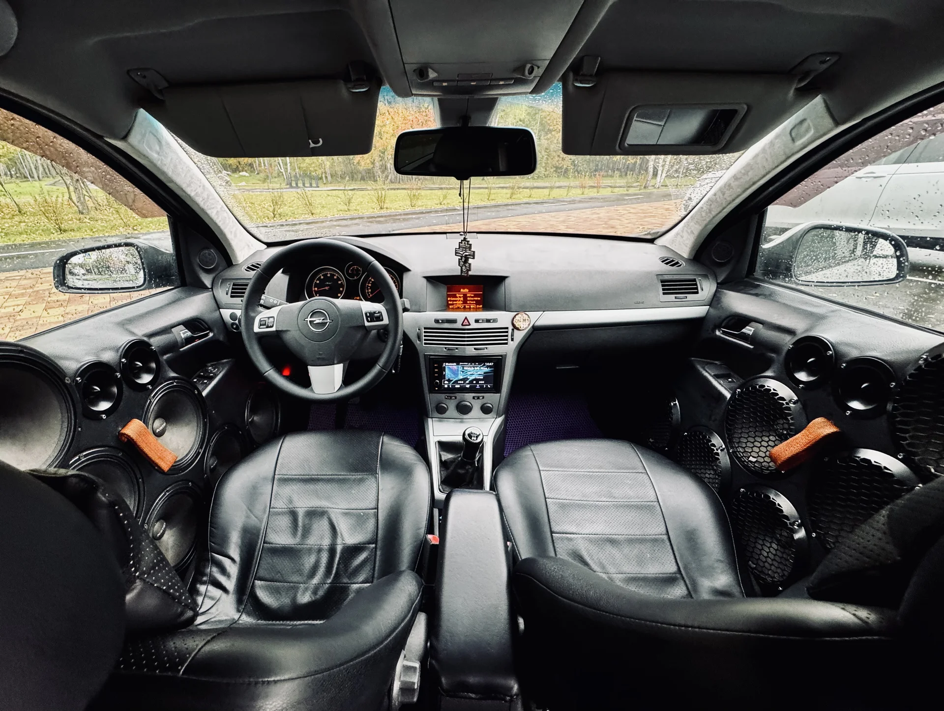 Opel Astra 1.6 MKПП 2011 - миниатюра 26