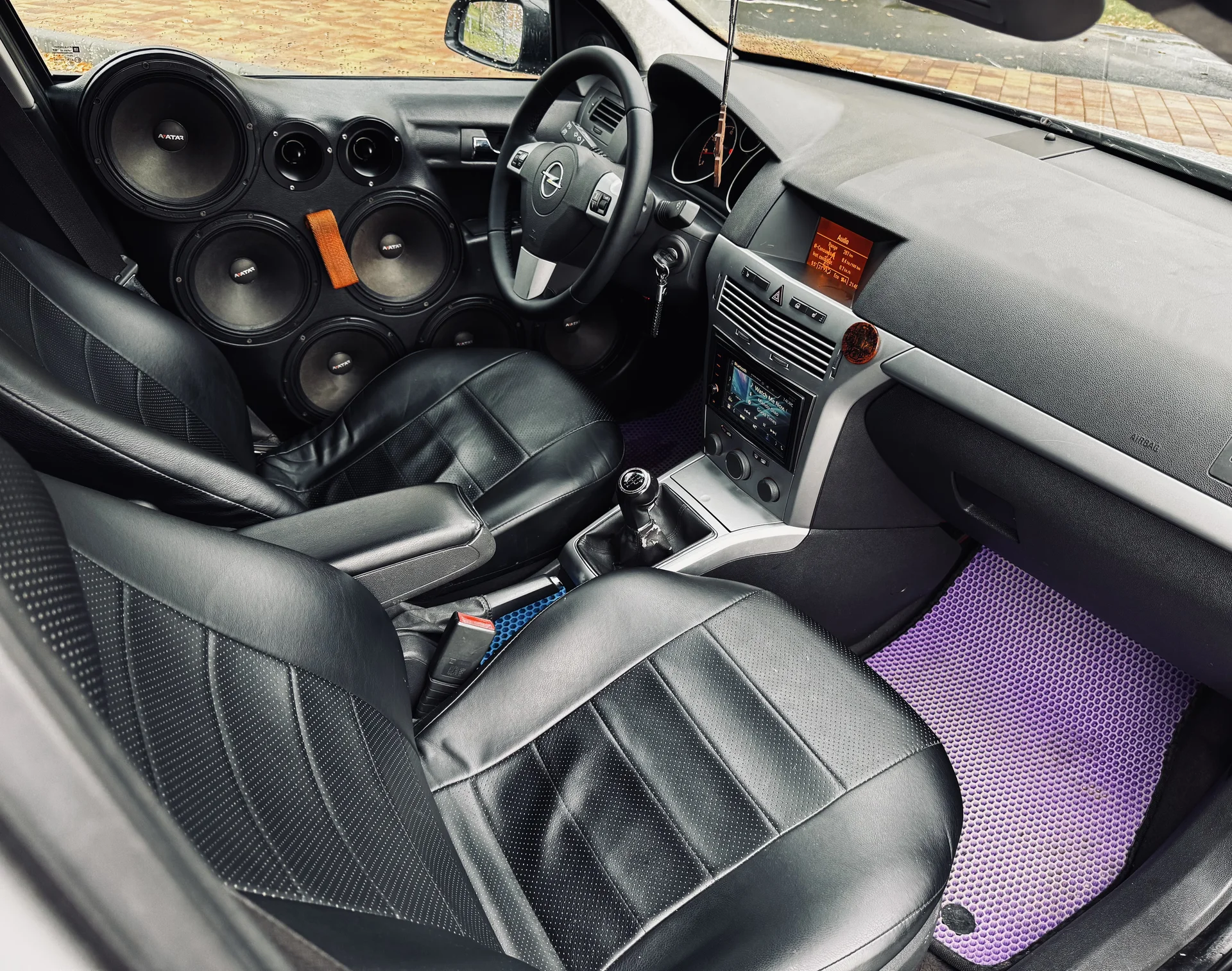 Opel Astra 1.6 MKПП 2011 - миниатюра 29