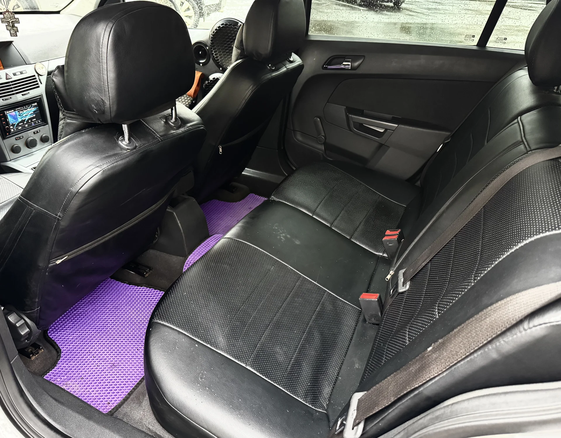 Opel Astra 1.6 MKПП 2011 - миниатюра 33