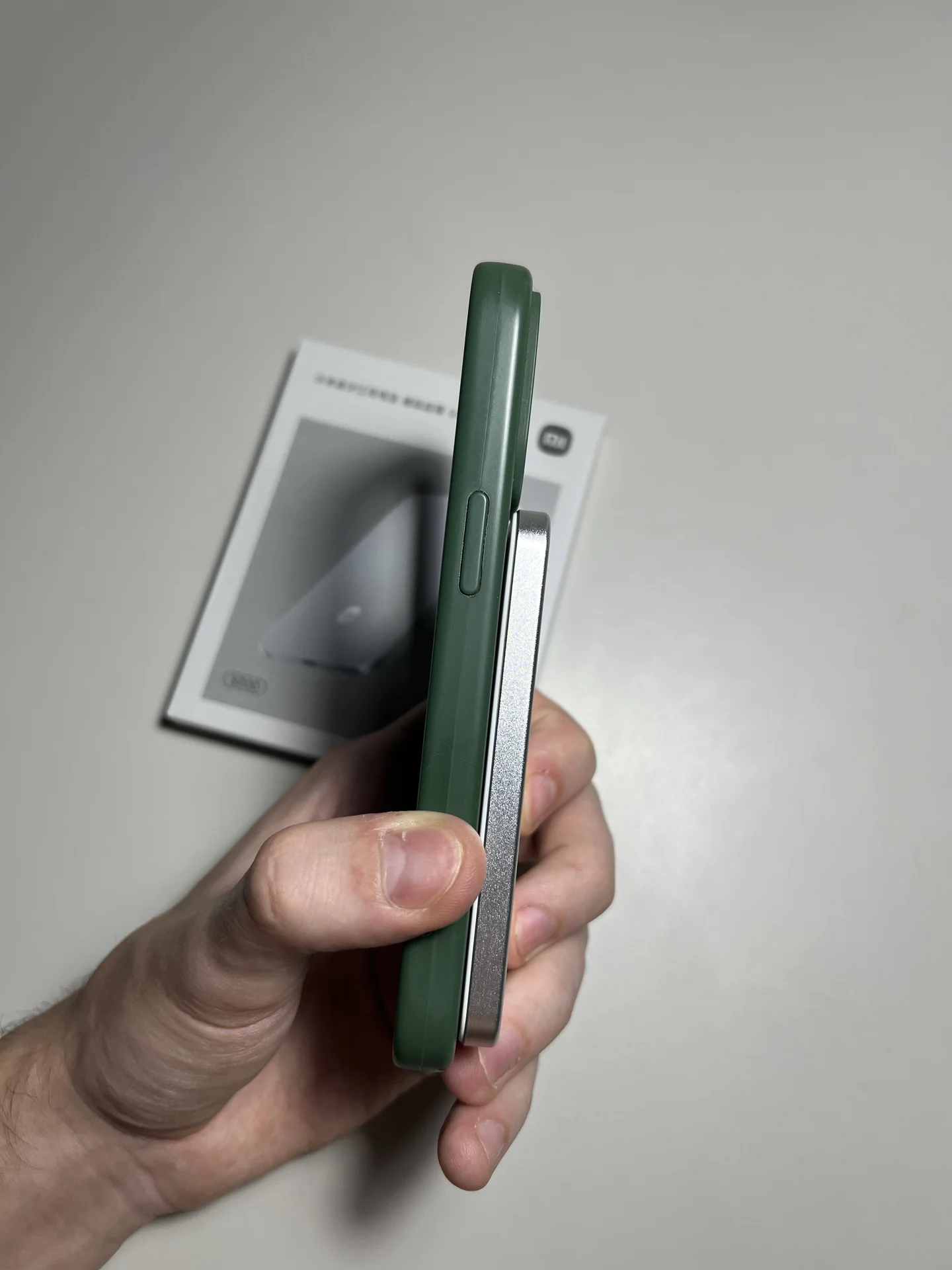 Повербанк Xiaomi Ultrathin Magnetic 5000mh 15W - миниатюра 5