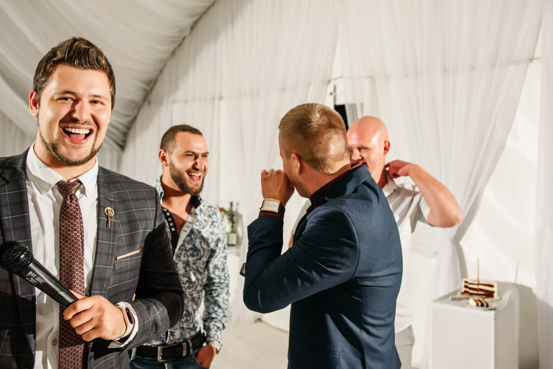 Ведущий на свадьбу, свадебный ведущий + DJ, ведущий мероприятий, тамада - миниатюра 9