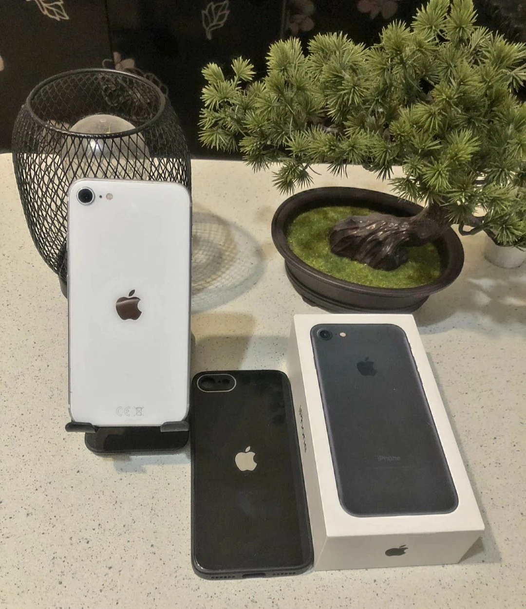 IPhone SE 2020г. 128ГБ - изображение 1