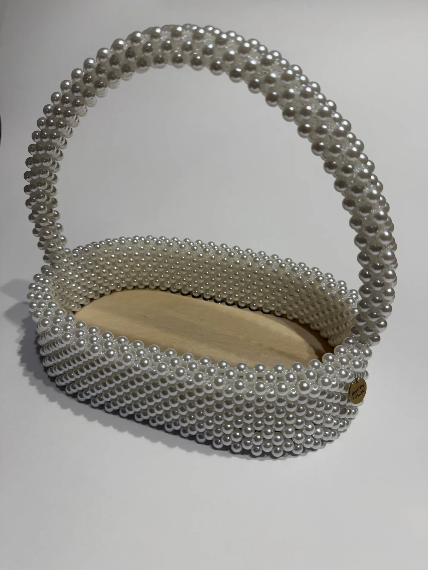 Корзина из бусин - изображение 1
