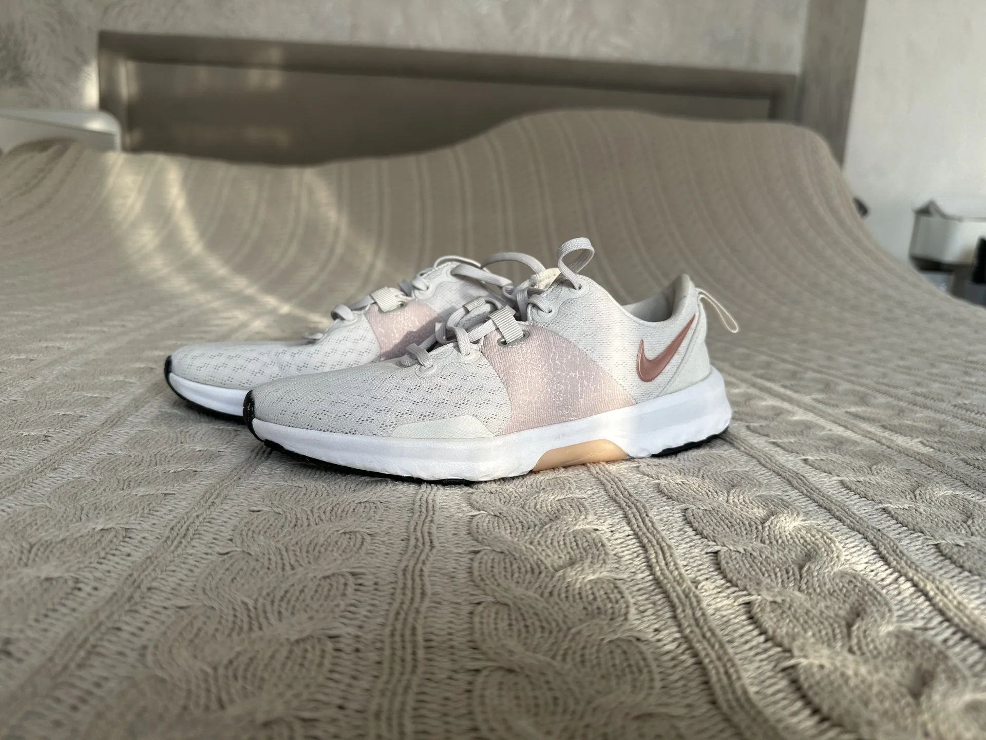 Кроссовки женские Nike 36 размер - изображение 1