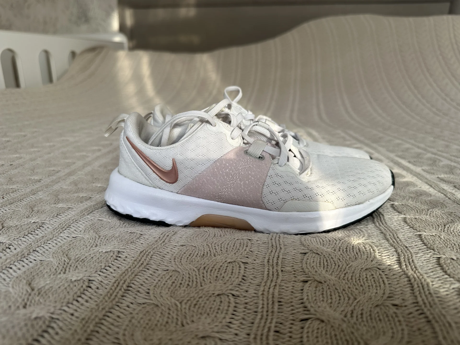 Кроссовки женские Nike 36 размер - миниатюра 2