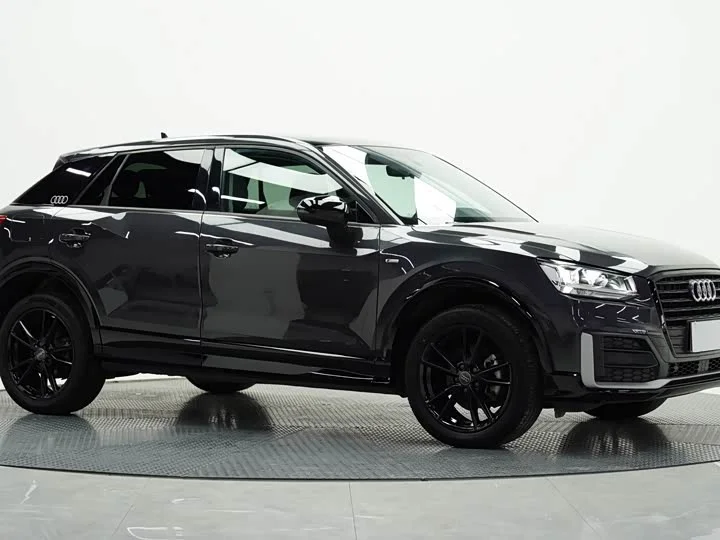 Audi Q2L 2022 - миниатюра 3