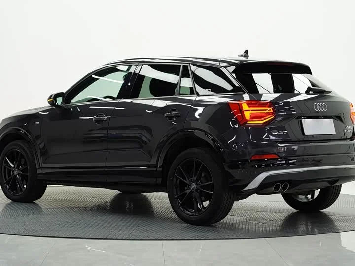 Audi Q2L 2022 - миниатюра 6