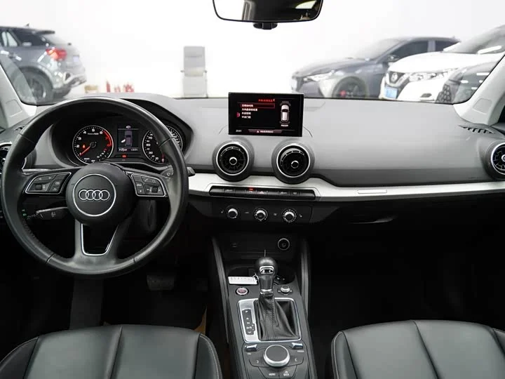 Audi Q2L 2022 - миниатюра 10