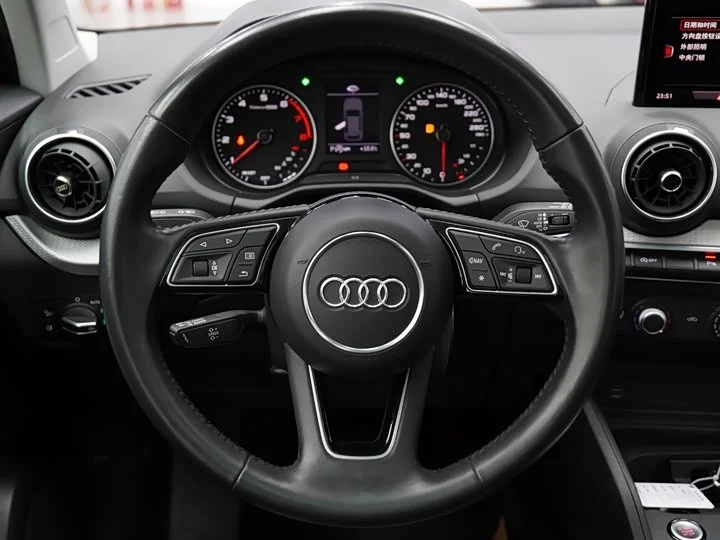 Audi Q2L 2022 - миниатюра 11