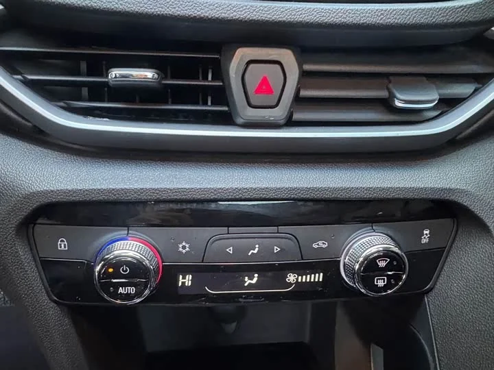 Chevrolet Orlando 2022 - миниатюра 11