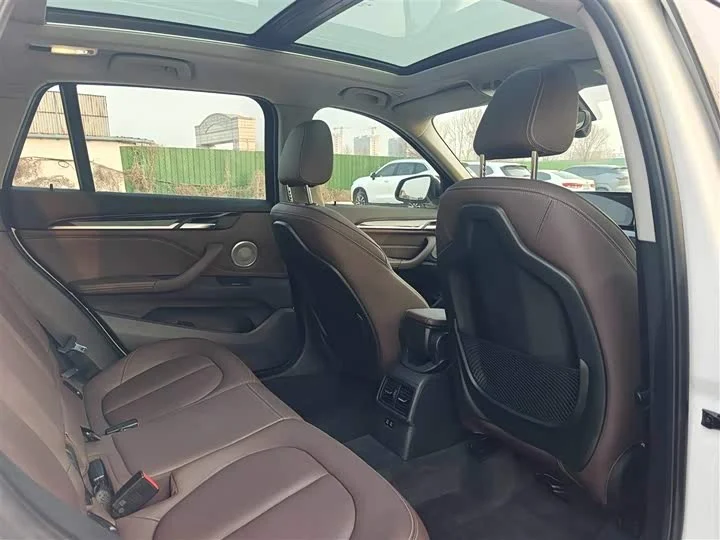 BMW X1 2022 - миниатюра 13