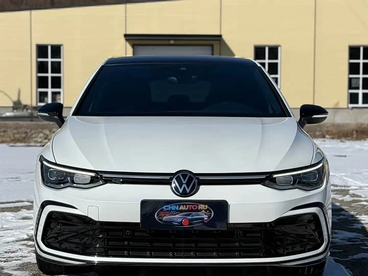 Volkswagen Golf 2023 - миниатюра 2