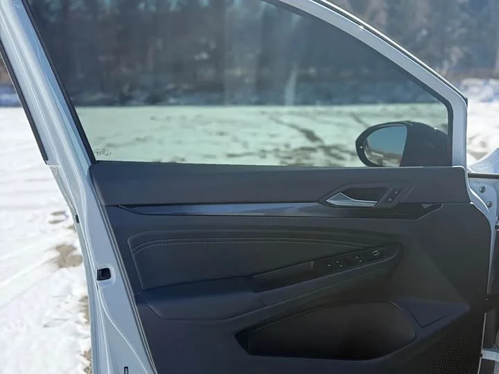 Volkswagen Golf 2023 - миниатюра 12