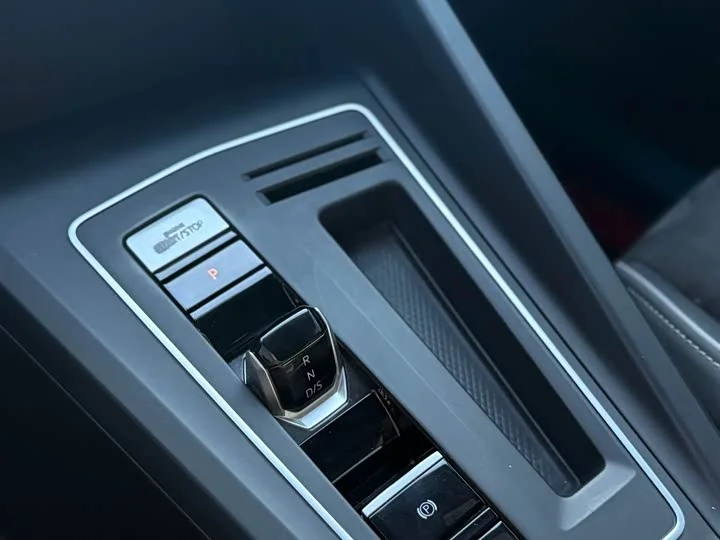 Volkswagen Golf 2023 - миниатюра 23