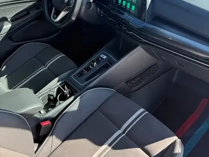Volkswagen Golf 2023 - миниатюра 24