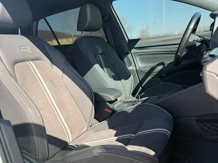 Volkswagen Golf 2023 - миниатюра 25