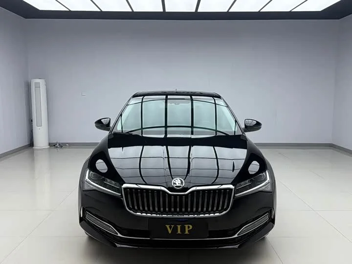 Skoda Superb 2024 - миниатюра 2