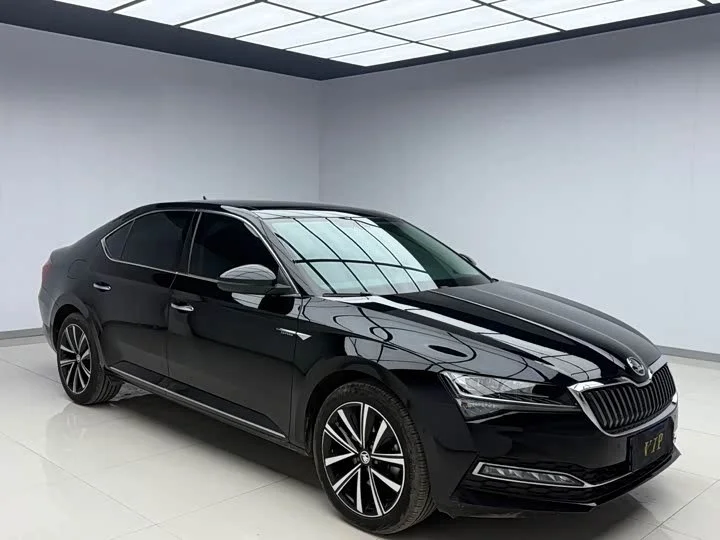 Skoda Superb 2024 - миниатюра 3