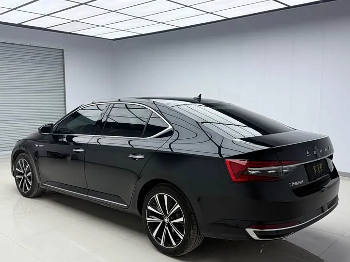 Skoda Superb 2024 - миниатюра 6