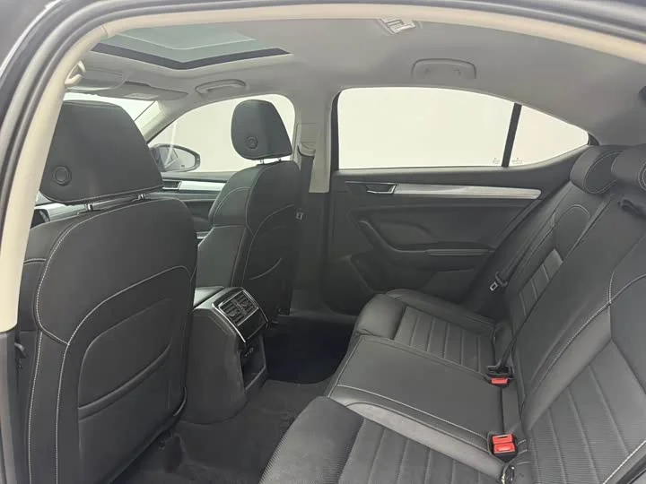 Skoda Superb 2024 - миниатюра 8