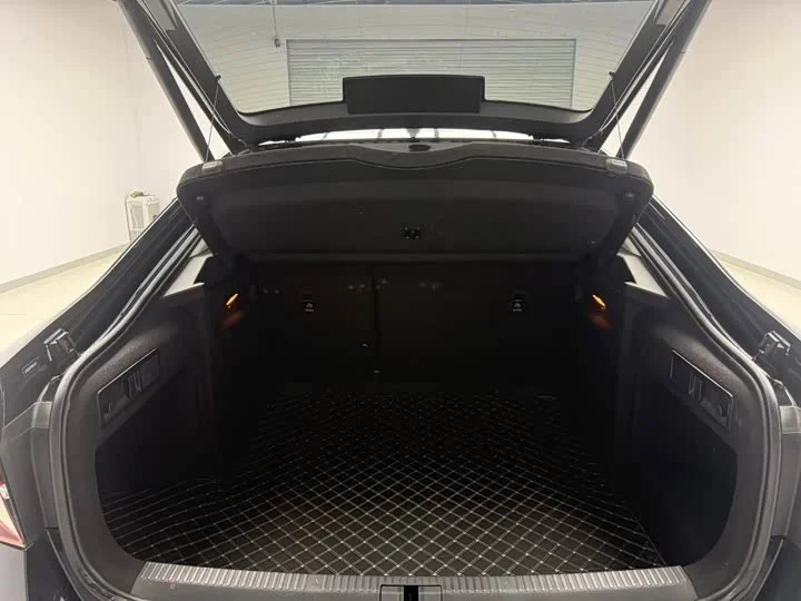 Skoda Superb 2024 - миниатюра 9